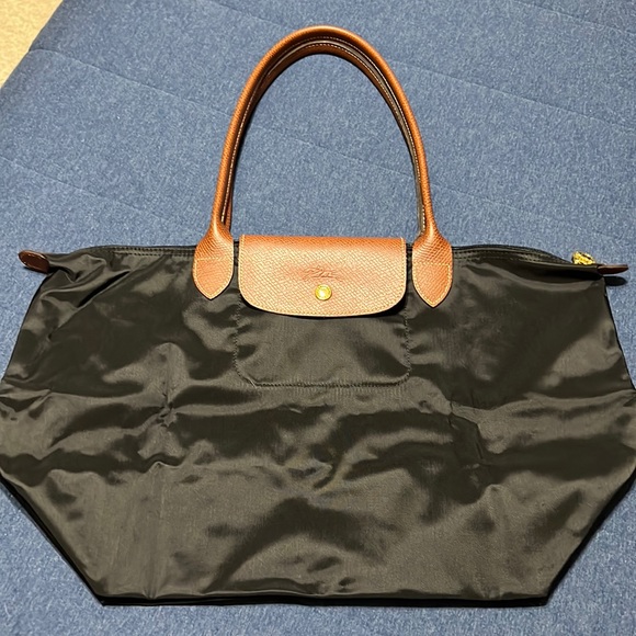 Longchamp Handbags - Longchamp tote
